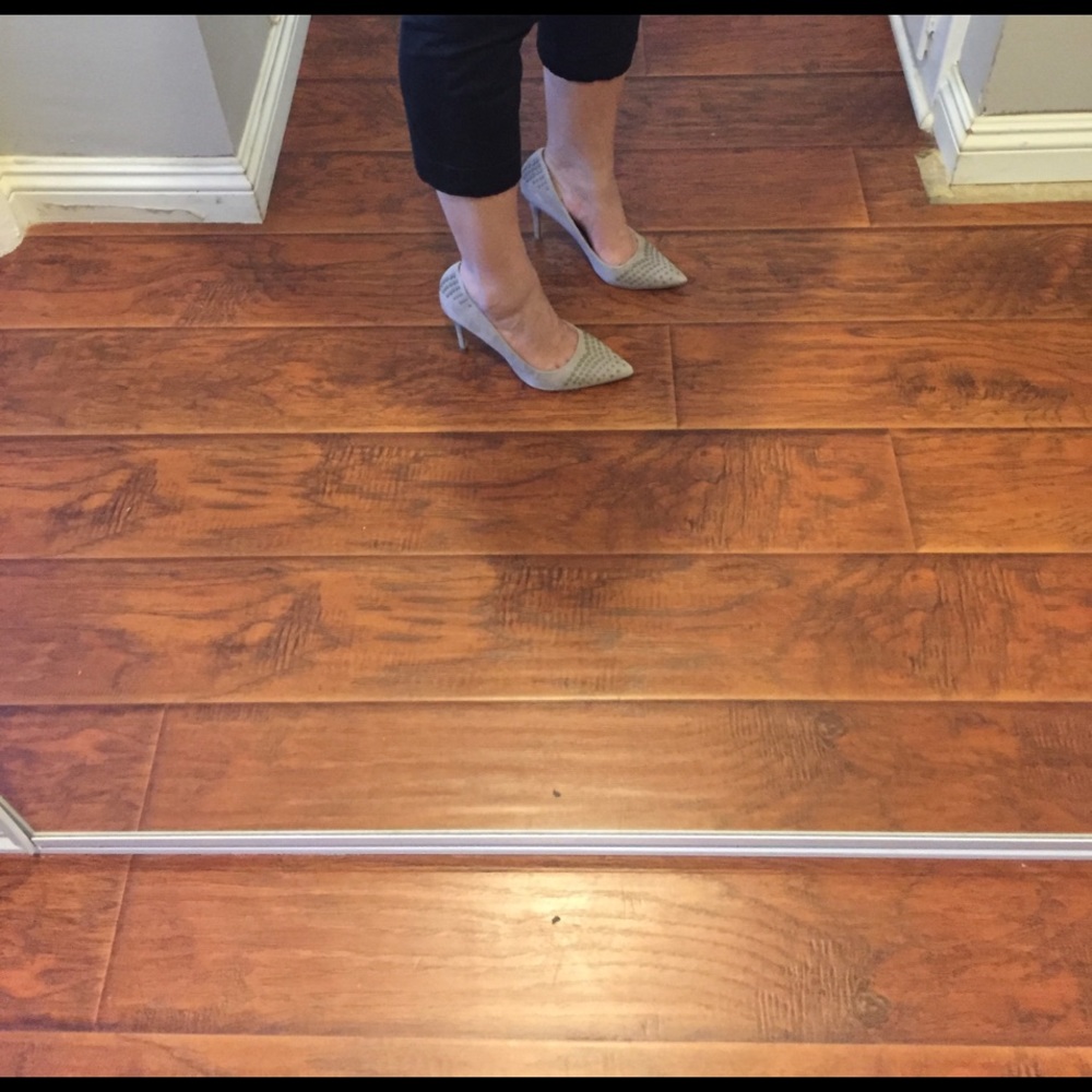 Pointed Toe Heels - Picture 4 of 4