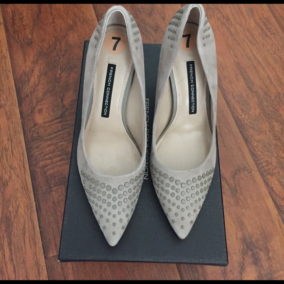 Pointed Toe Heels - Picture 1 of 4