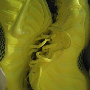 Nike Foamposite Volt