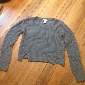 Never worn sweater nice and warm not itchy