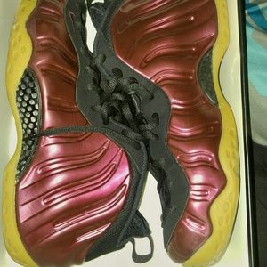 Nike Foamposite Maroon