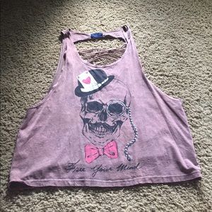 Skull tank