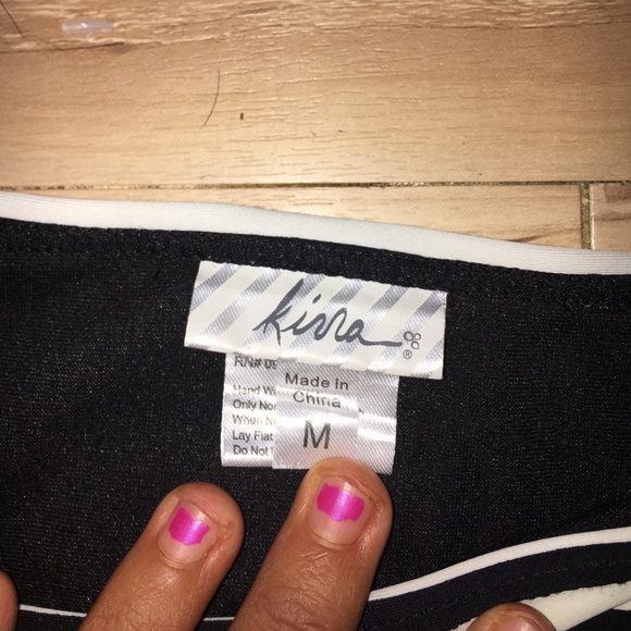 BUNDLE OVER 50% OFF 4 BOTTOMS 2 SWIM TOPS - Picture 4 of 8