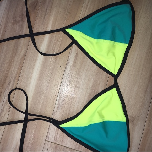 BUNDLE OVER 50% OFF 4 BOTTOMS 2 SWIM TOPS - Picture 7 of 8