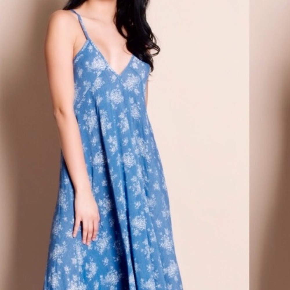 *ONE left!*Maxi Dress Blue Print Handkerchief Hem - Picture 2 of 4
