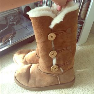 UGG Bailey Button Triplet