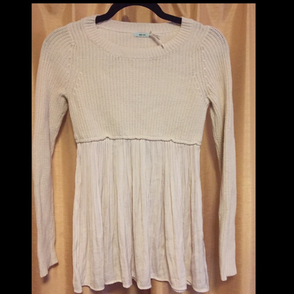 XS Cream UO Babydoll Longsleeve NWOT