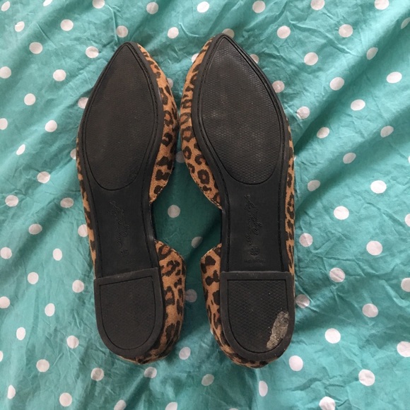 Pointed cheetah print suede flats - Picture 2 of 3