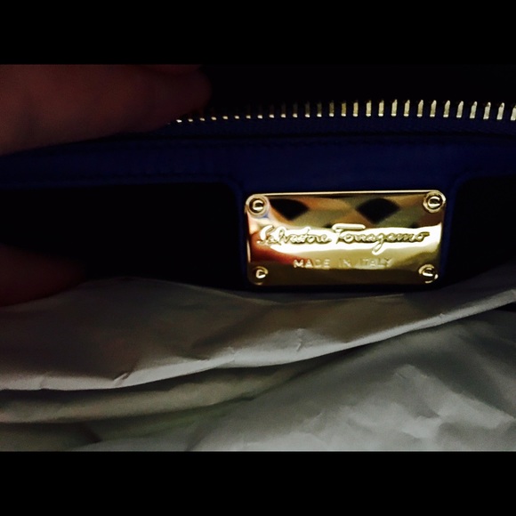 Salvatore Ferragamo Large Blue Fiamma Purse - Picture 6 of 7