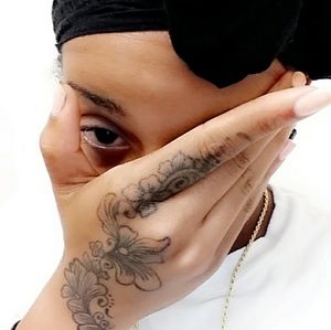 Meet your Posher, Devanney