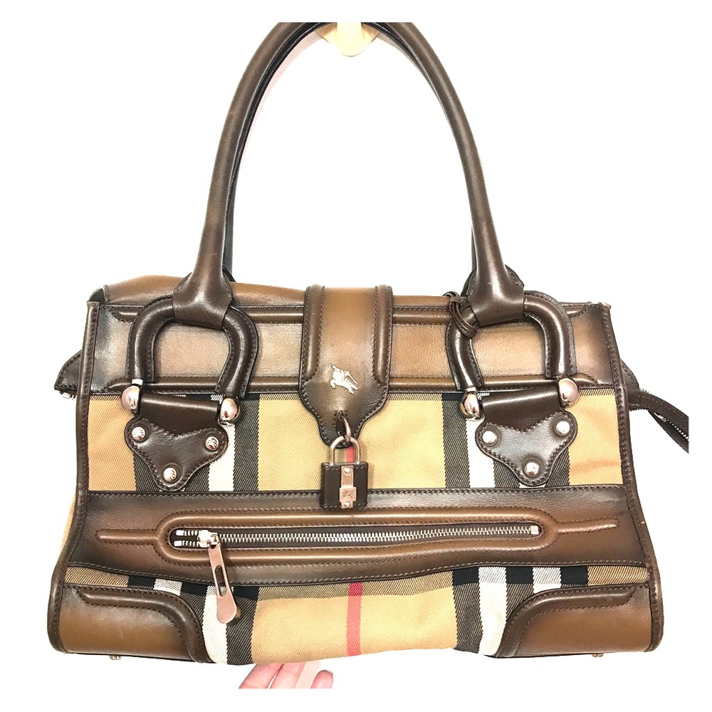 Authentic NEW Burberry shoulder bag