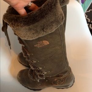 North Face AdrianneIV knee high lace up boot fur 8