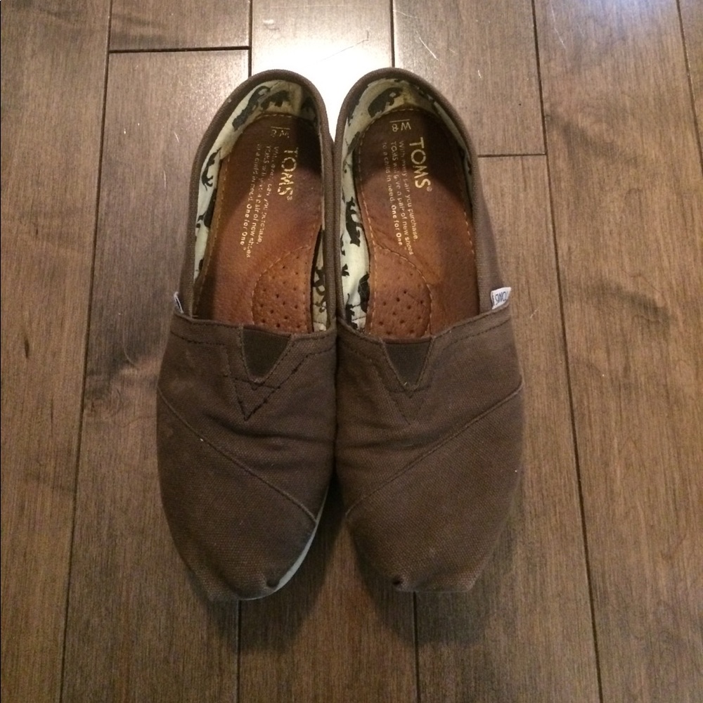 TOMS brown size 8
