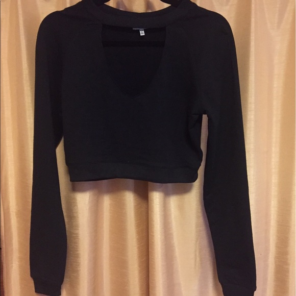 M Tobi Black Cropped Sweated with Deep V Cutout - Picture 2 of 4