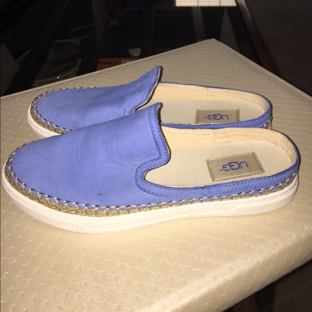 TRADED💋Ugg slipons size 7 - Picture 2 of 8