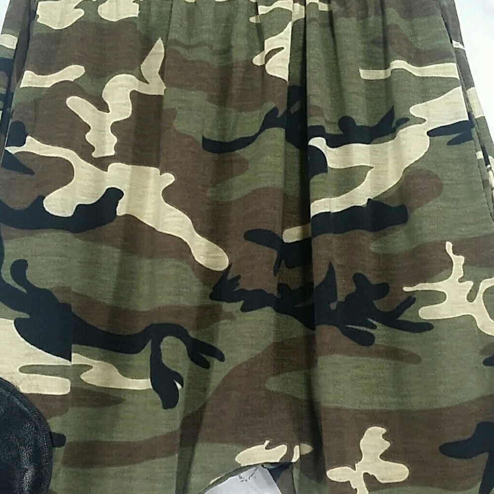 SALE***Camo Skull jogger pants. Kids   :) - Picture 2 of 4