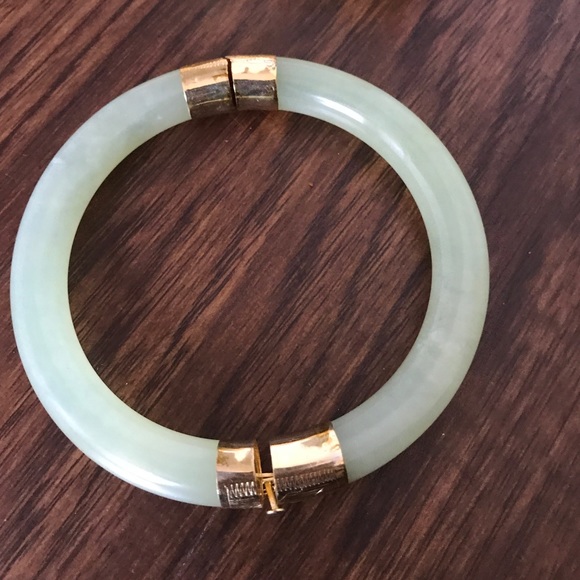 14k gold jade bangle/bracelet - Picture 5 of 8