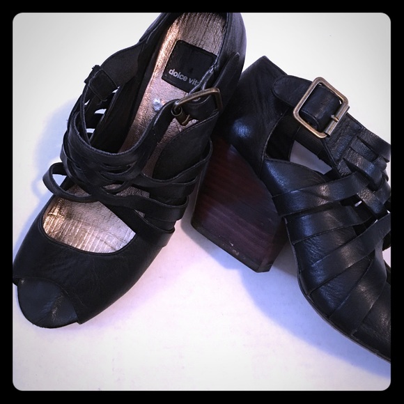 FINAL PRICE Dolce Vita Chic Black Sandals - Picture 1 of 5