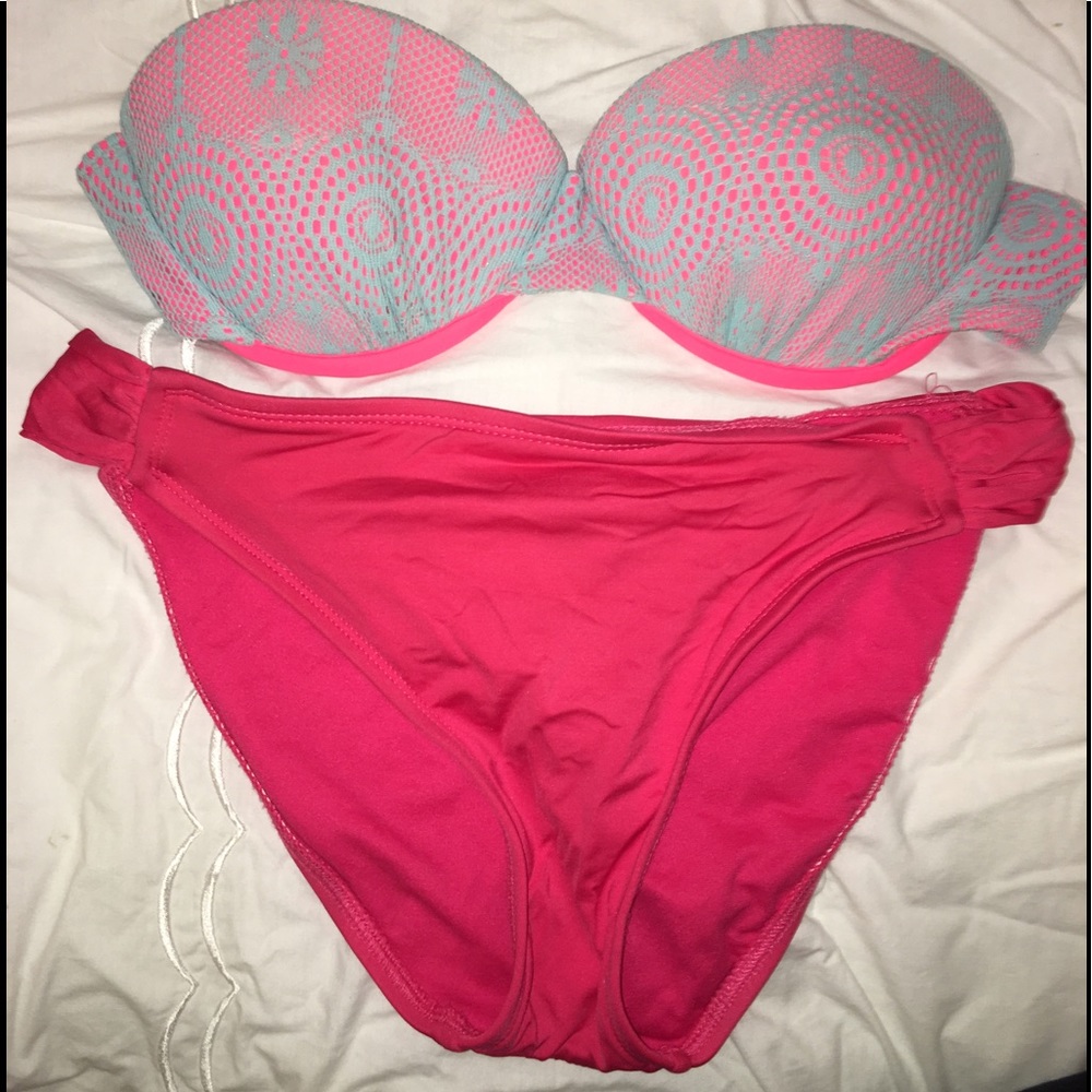 Xhilaration bathing suit set