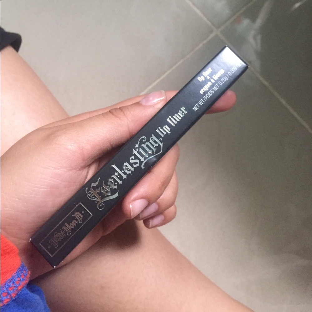 Everlasting lip liner by Kat von d in og Lolita