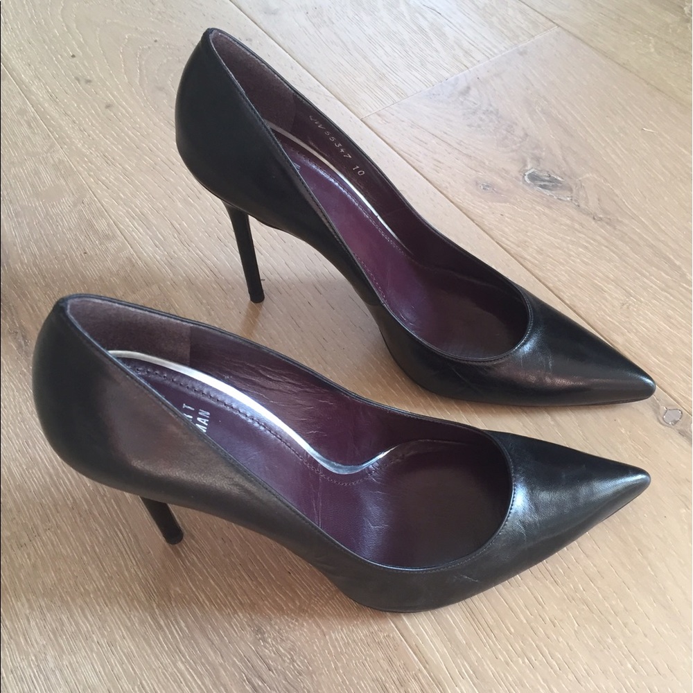 Stuart Weizmann Nouveau Pumps - Wide Width