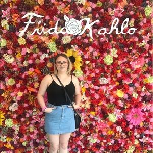 Meet your Posher, Caitlin