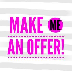 💖 Hi Poshers! All offers are considered!