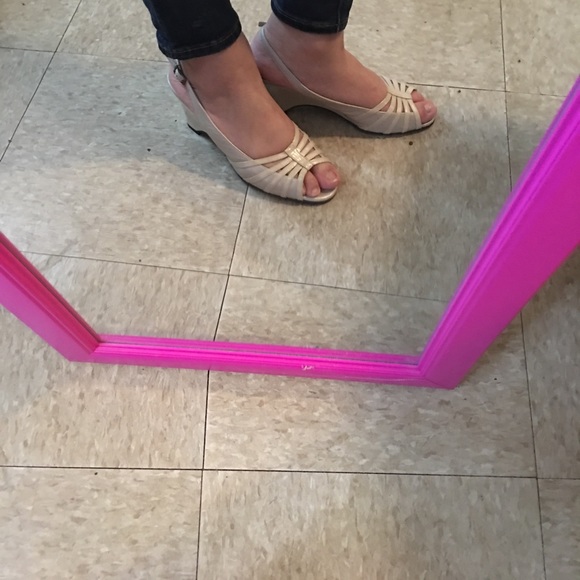 FINAL PRICE Cream Summer Wedges - Picture 6 of 7