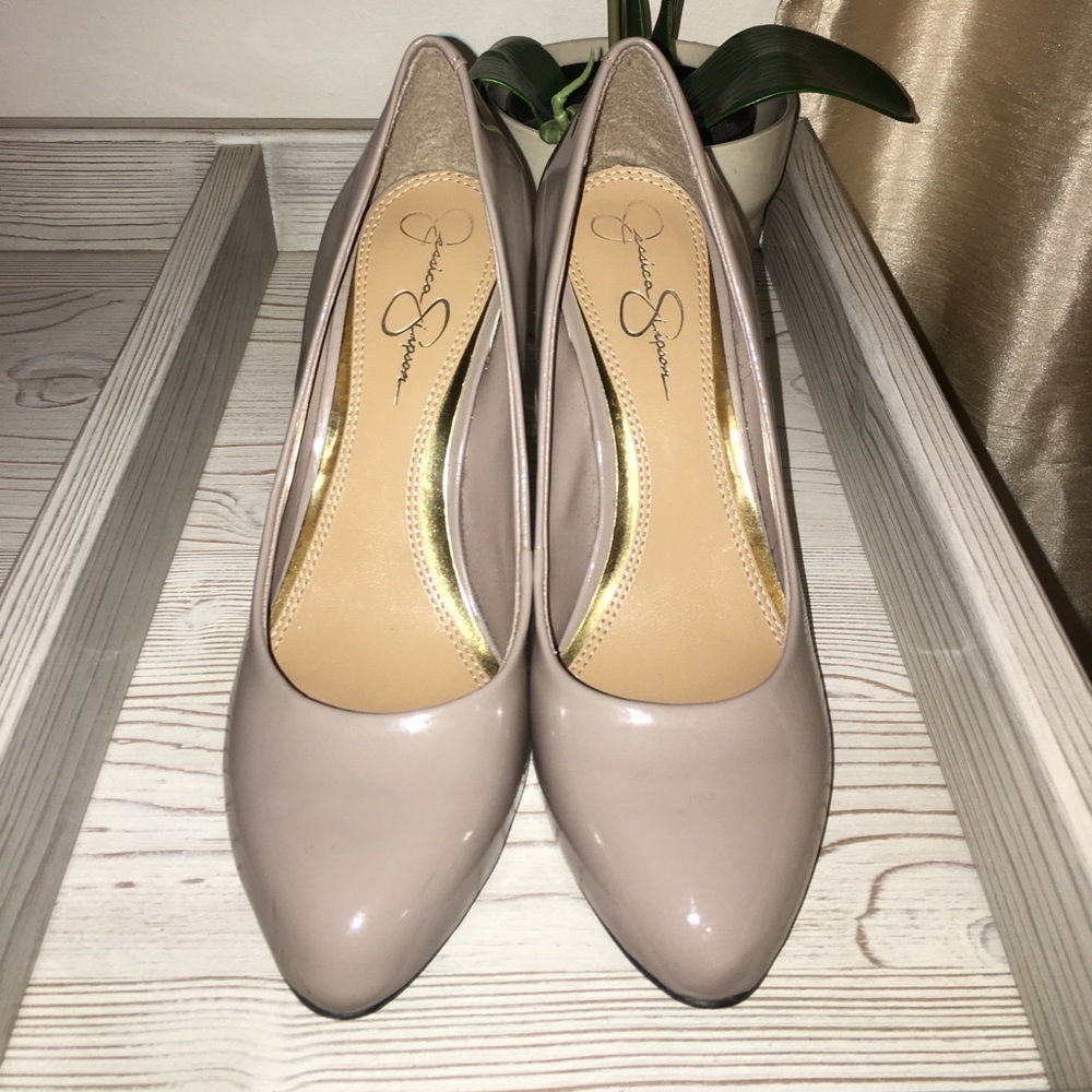 Jessica Simpson Dark Nude Grey Patent Pumps Sz 6.5
