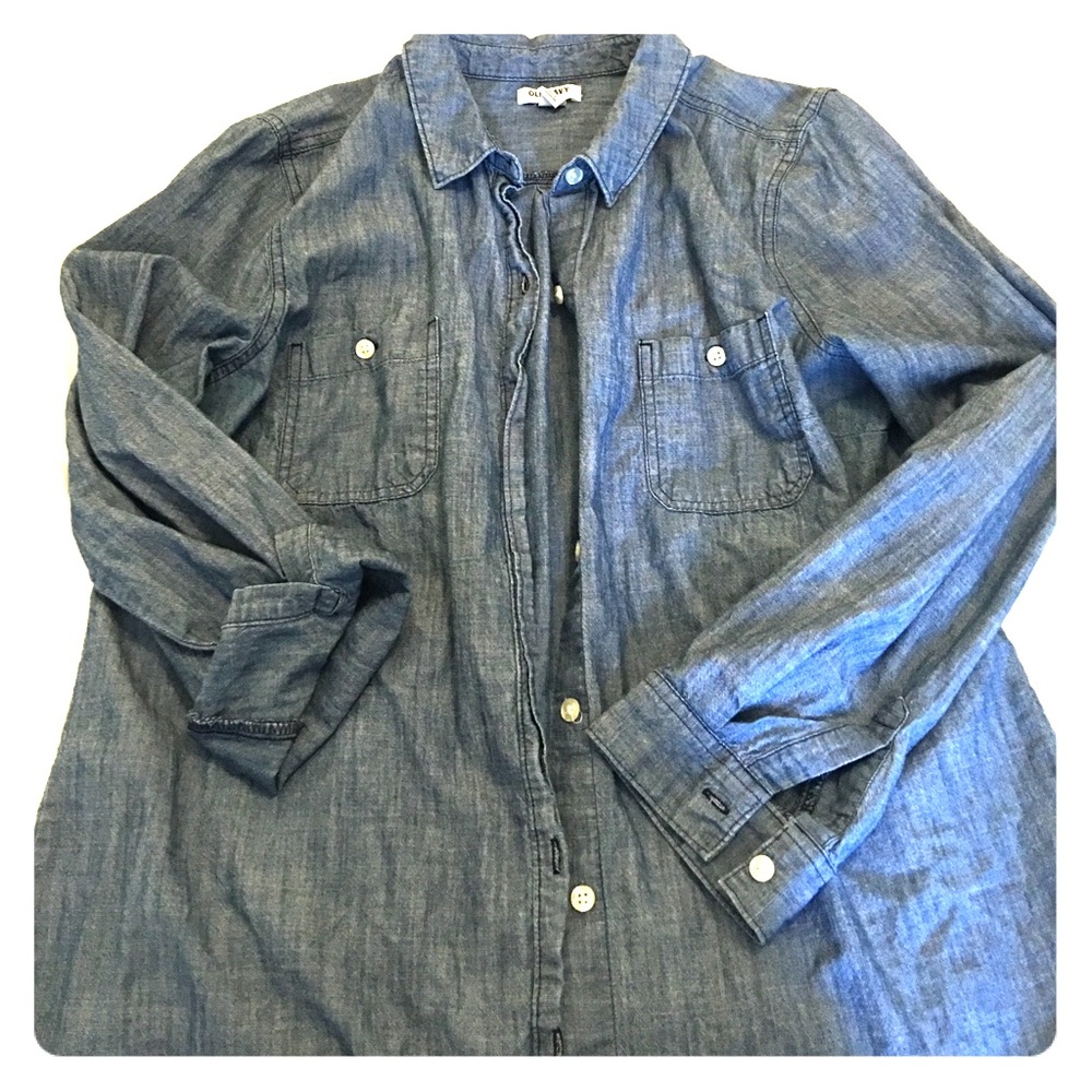 Lightweight Chambray Button Up