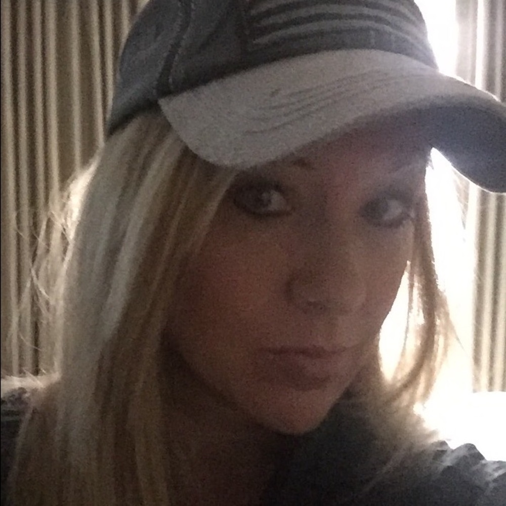 Meet your Posher, Cindy