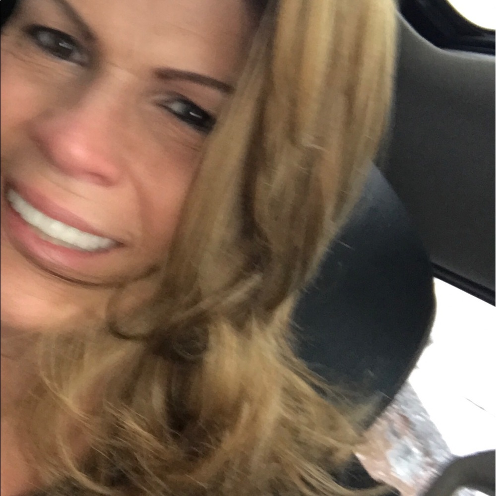 Meet your Posher, Lisa