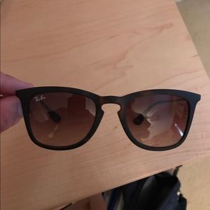 Ray Bans with cleaning cloth and case