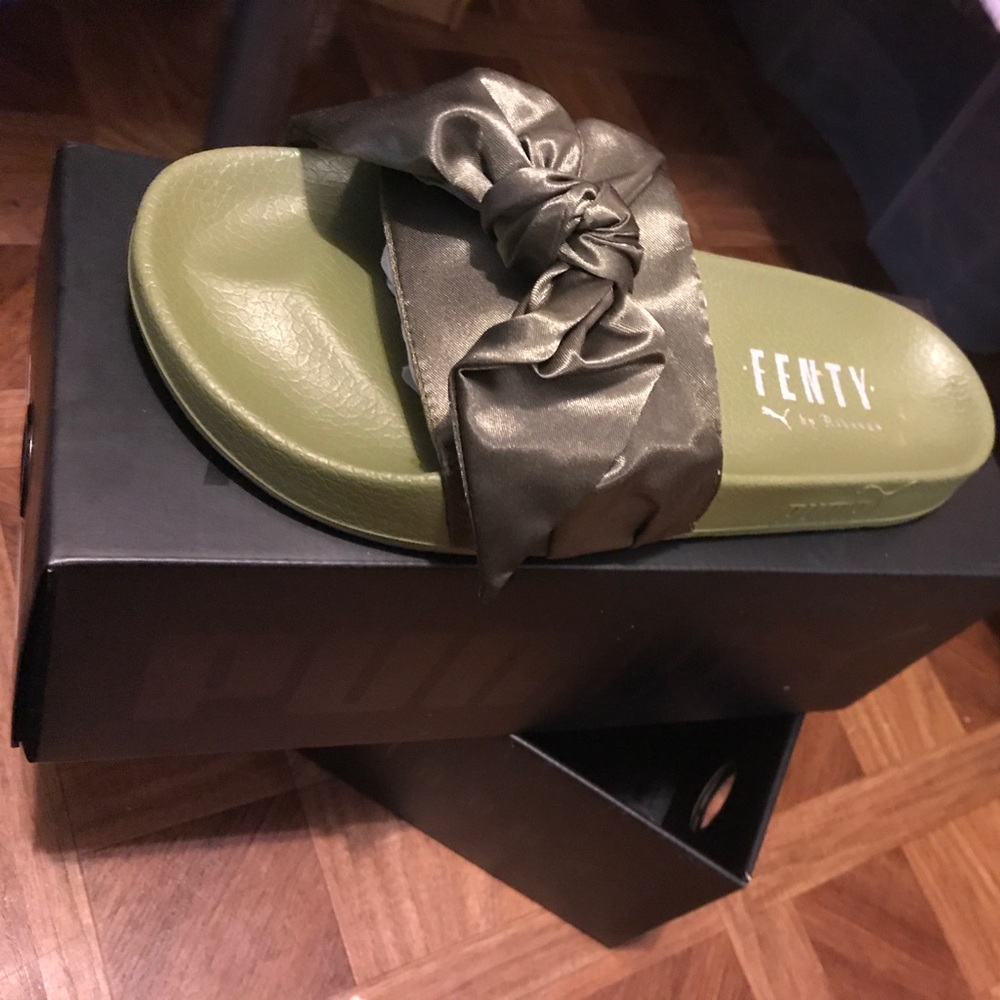 Puma Fenty Slides - Picture 3 of 3