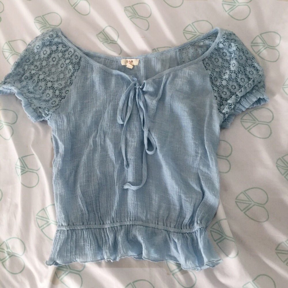 Light blue lace cropped top