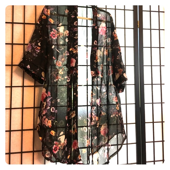 Other - ✂️ Long floral kimono NWOT