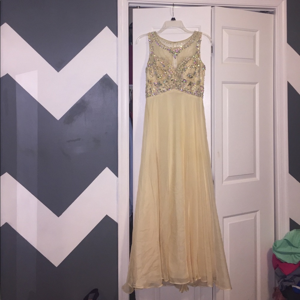 Ivory prom dress. OR BEST OFFER