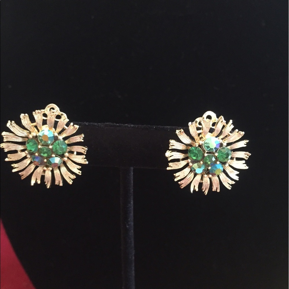 Vintage Listner clip on earrings