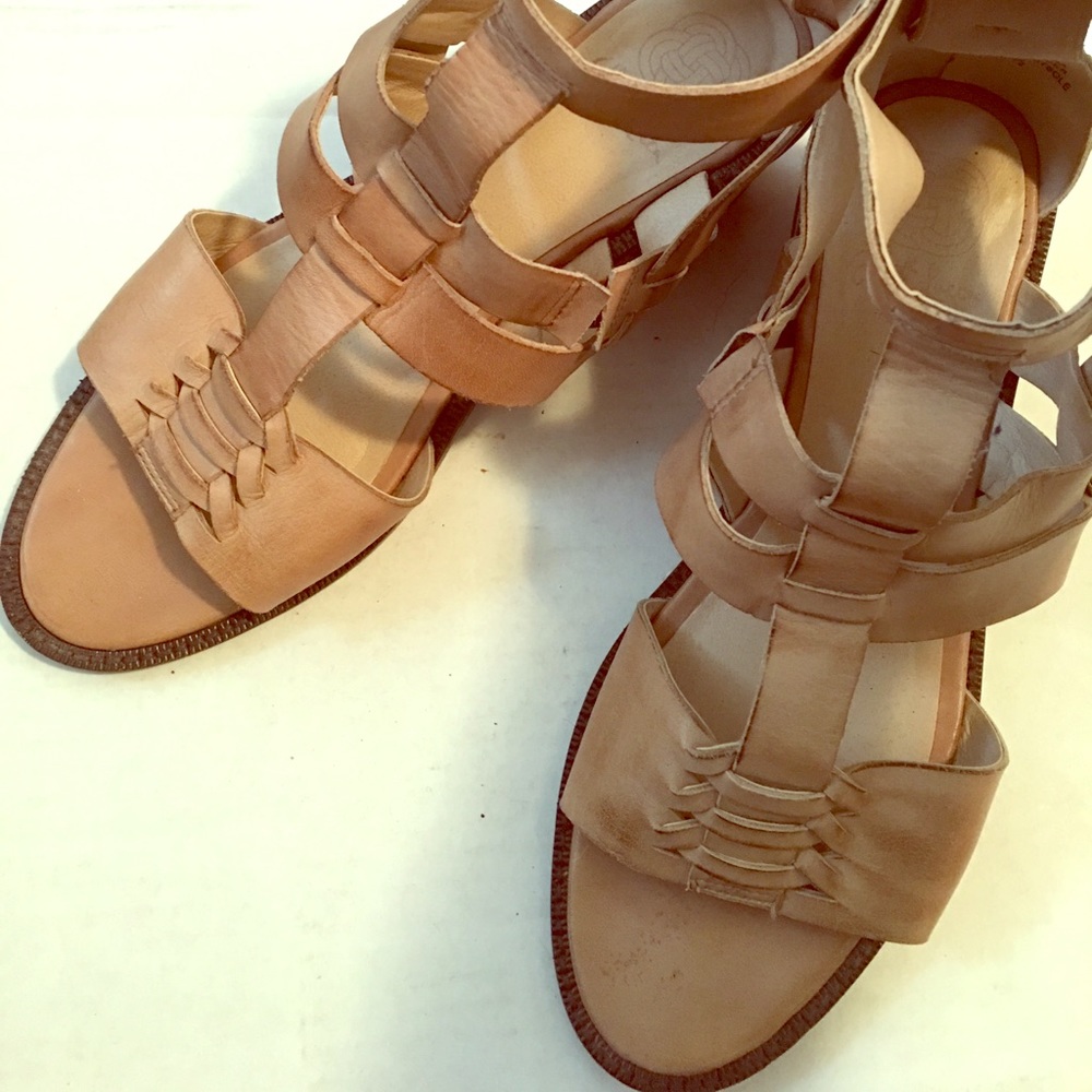 Elliot Luca Sandals