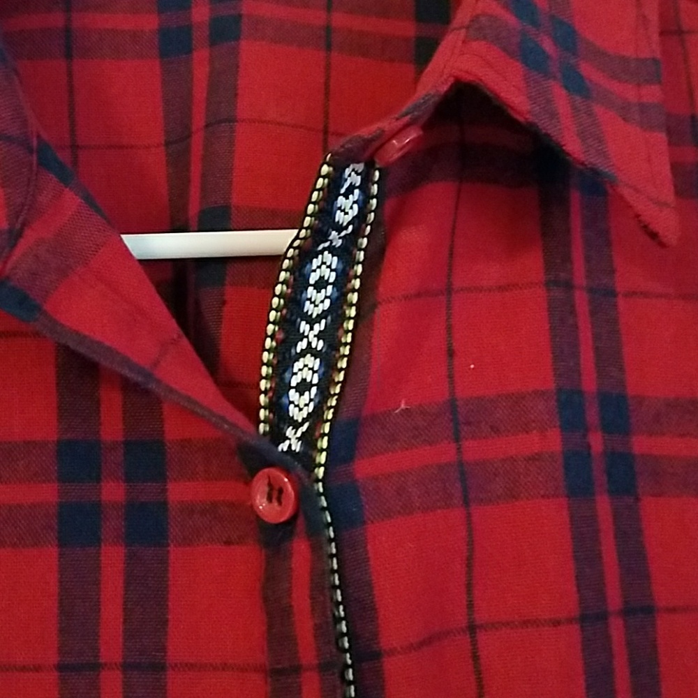 Button up plaid shirt - Picture 2 of 5