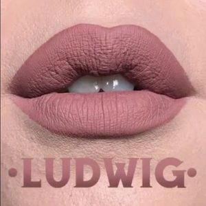 Kat Von D Lipstick in Ludwig
