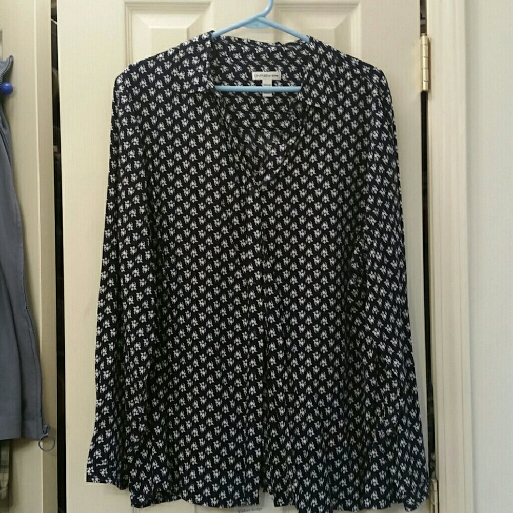 Ladies long sleeve button down