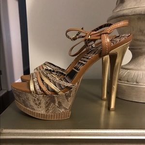 Jessica simpsons summer heels
