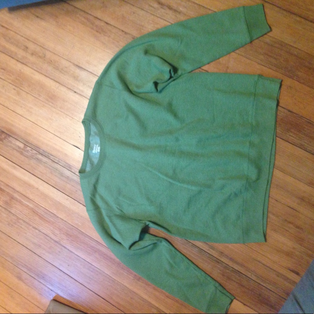 4 large Hanes sweatshirts