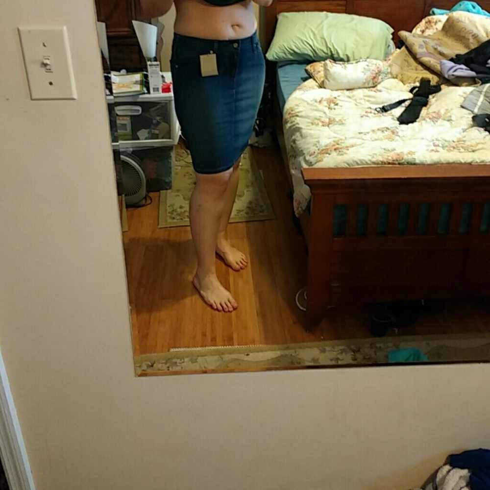 Levis  stretch denim skirt