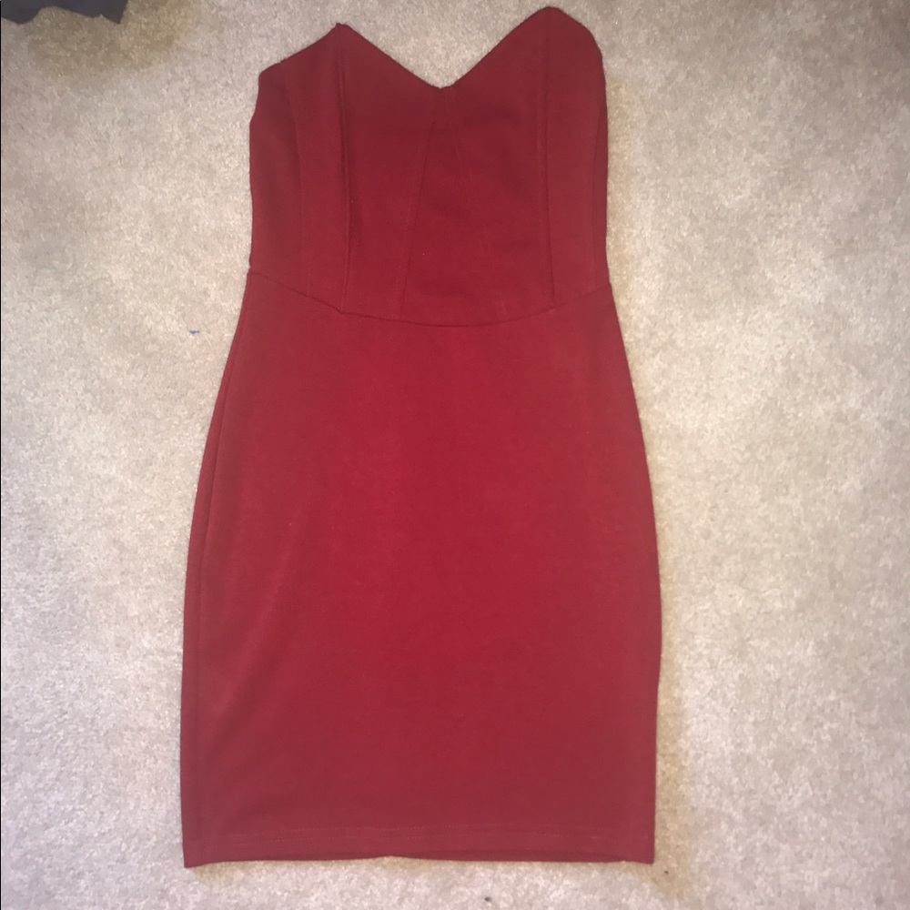 Red strapless dress