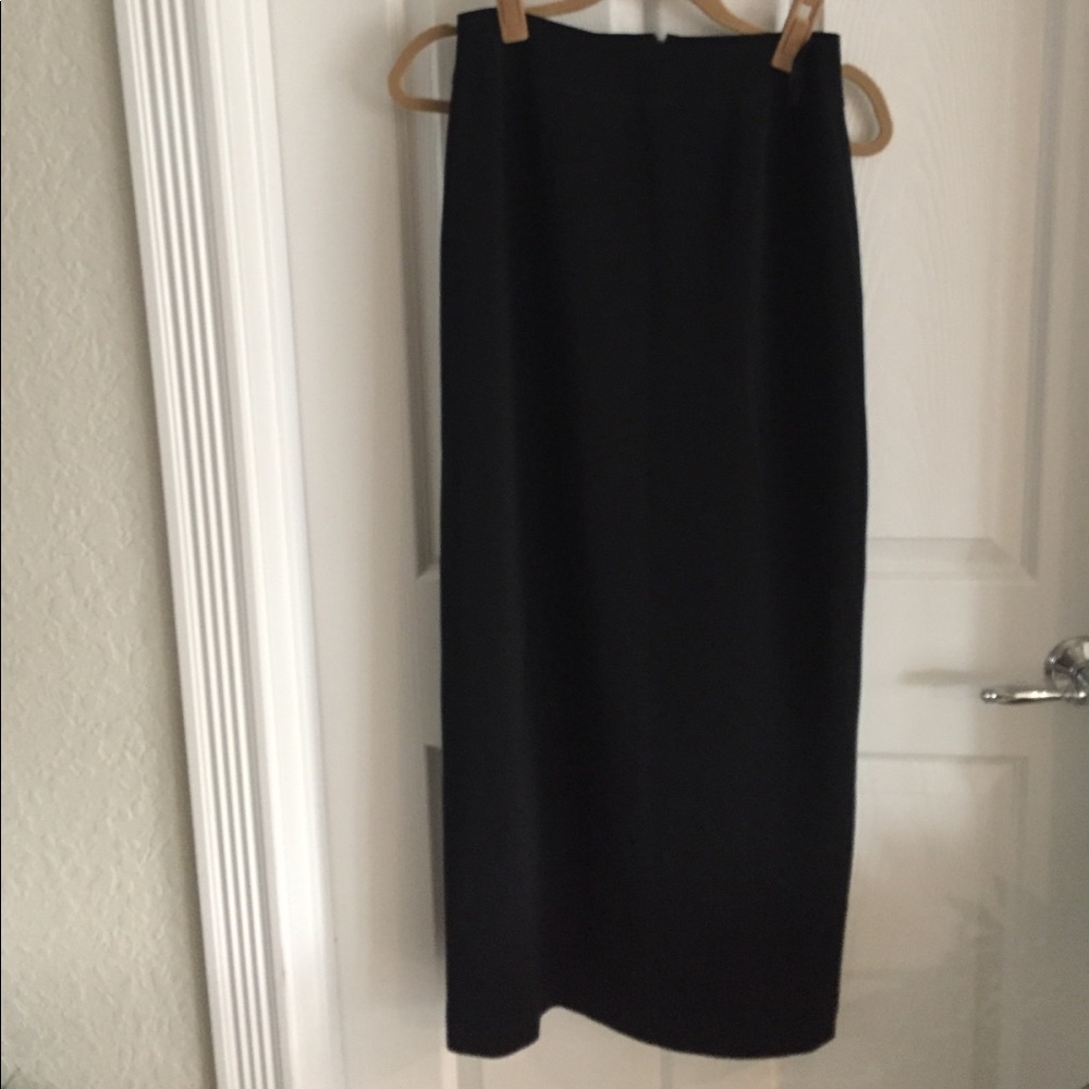 EMANUEL (UNGARO) LONG  SKIRT -Deep back kick split
