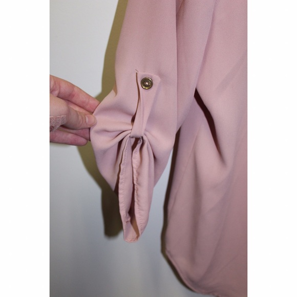 Blouse with quarter length sleeves - Picture 3 of 3