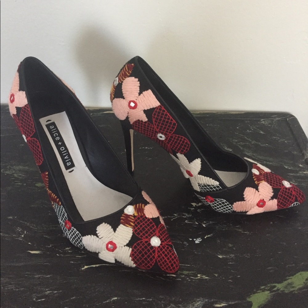 WORN ONCE Alice+Olivia Stilettos