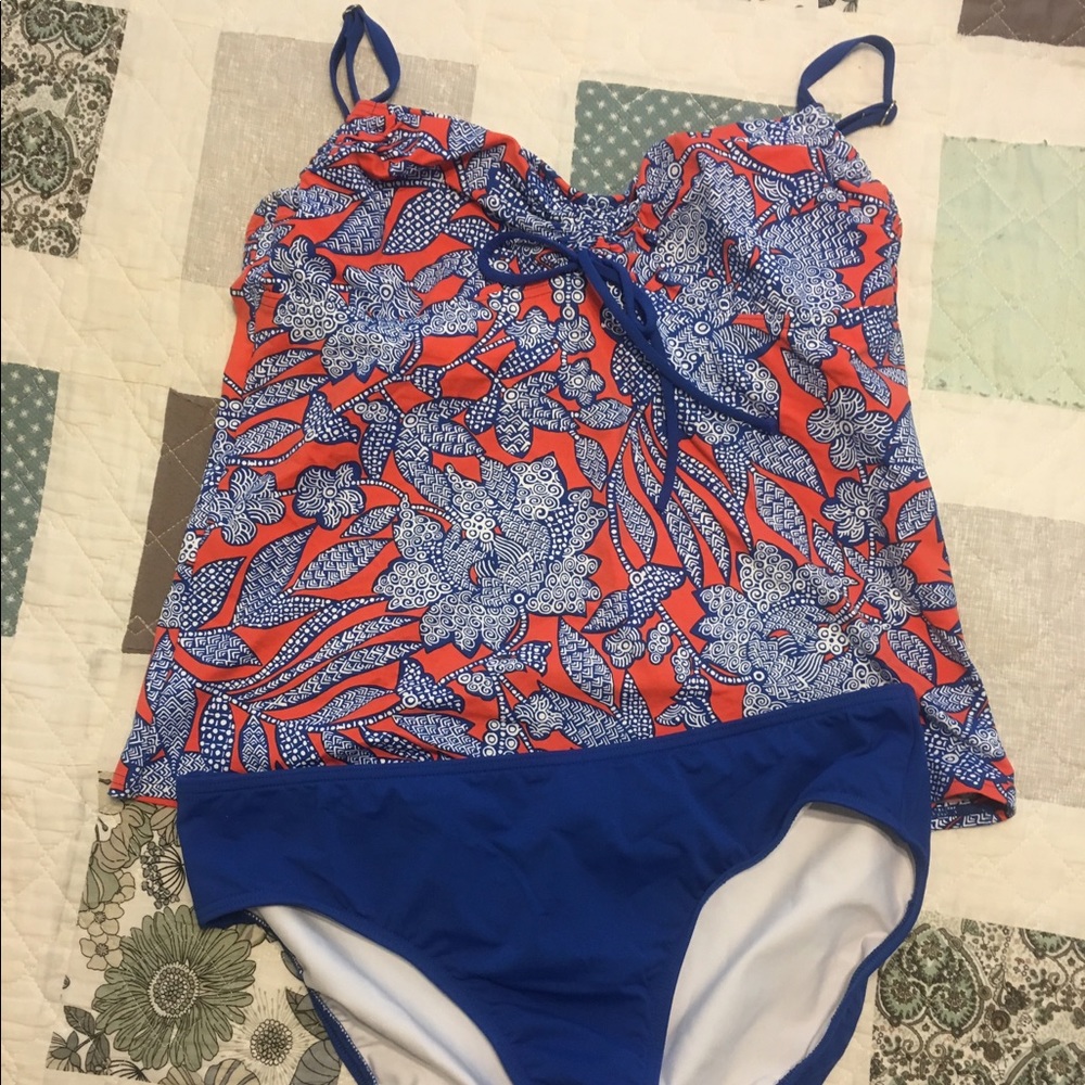 👙NWOT - 2 Piece Tankini Swimsuit🦋